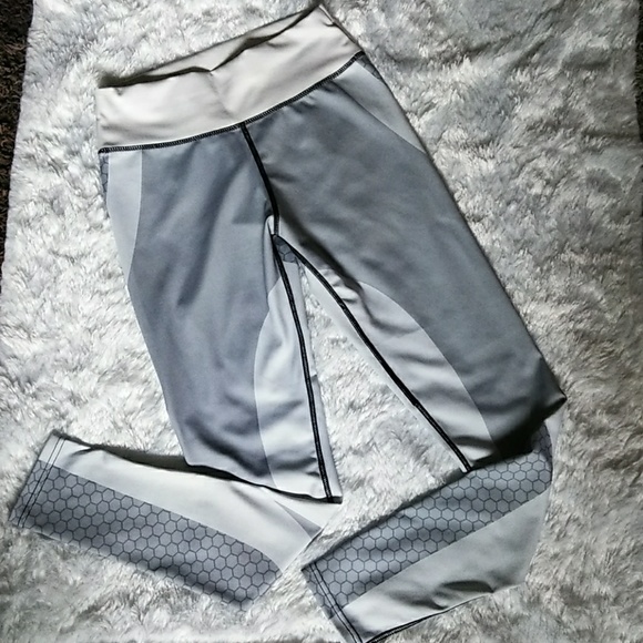 SM/MED: ACTIVEWEAR JOGGERS - Picture 4 of 8
